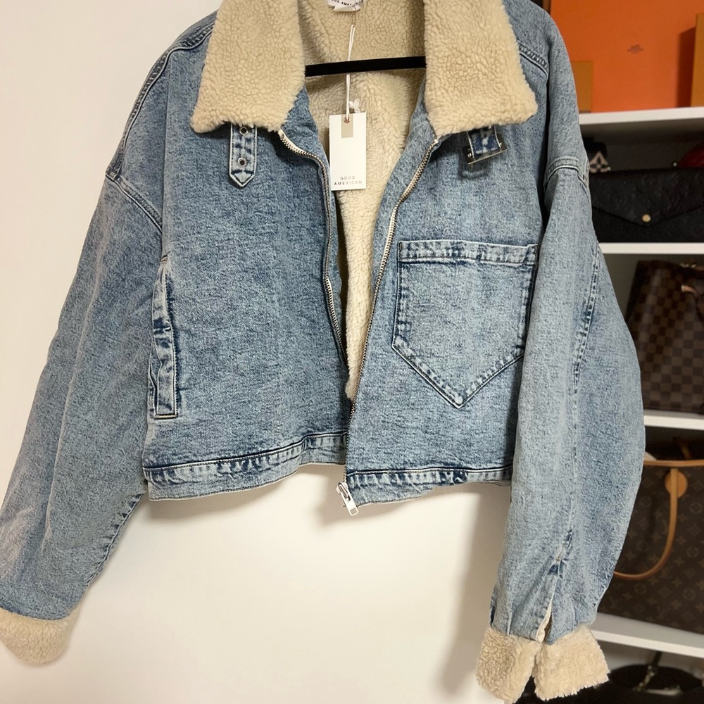 Good American Blue and Cream Cropped Jean Jacket